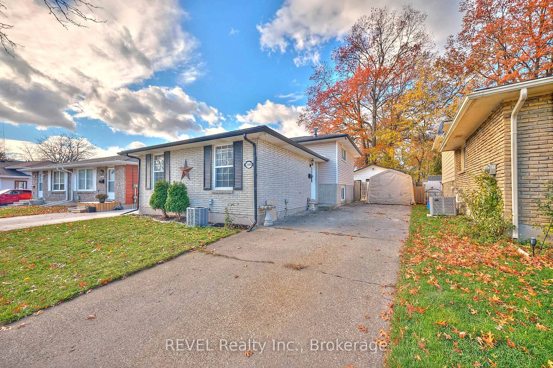 Photo 1 of 2989 Loyalist Avenue, Niagara Falls, Church's Lane — HOMEH