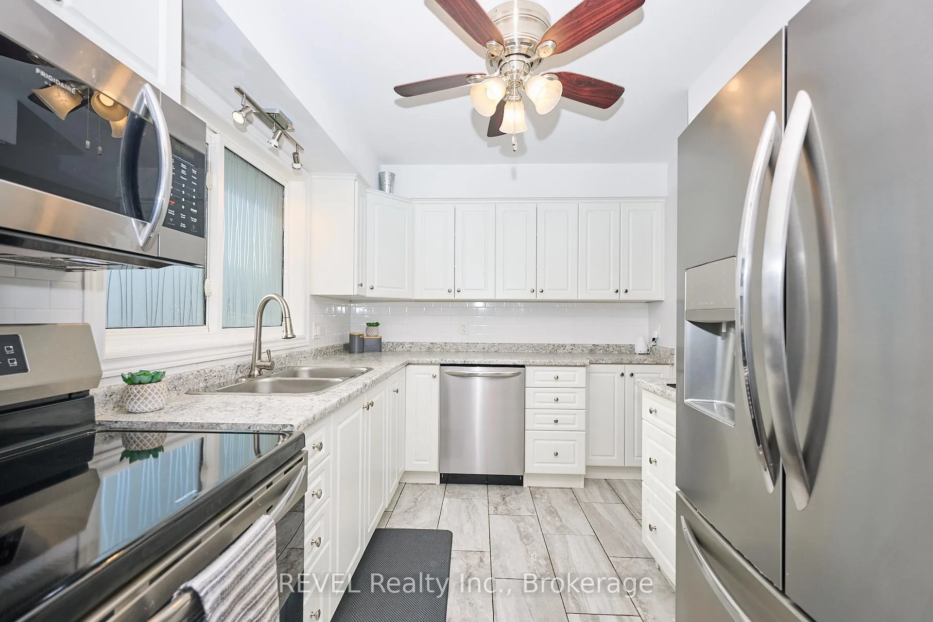 Photo 3 of 2989 Loyalist Avenue, Niagara Falls, Church's Lane — HOMEH