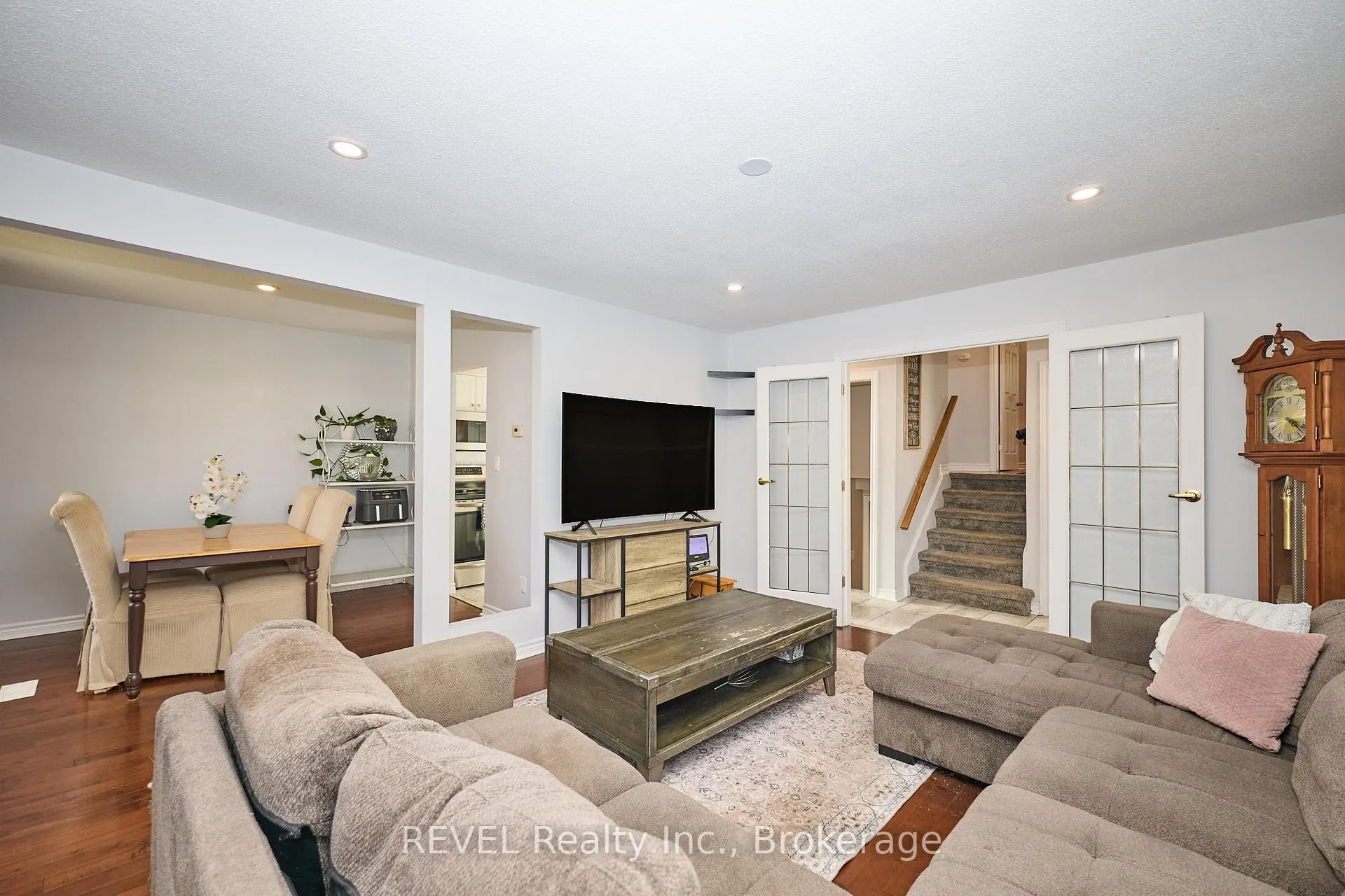 Photo 5 of 2989 Loyalist Avenue, Niagara Falls, Church's Lane — HOMEH