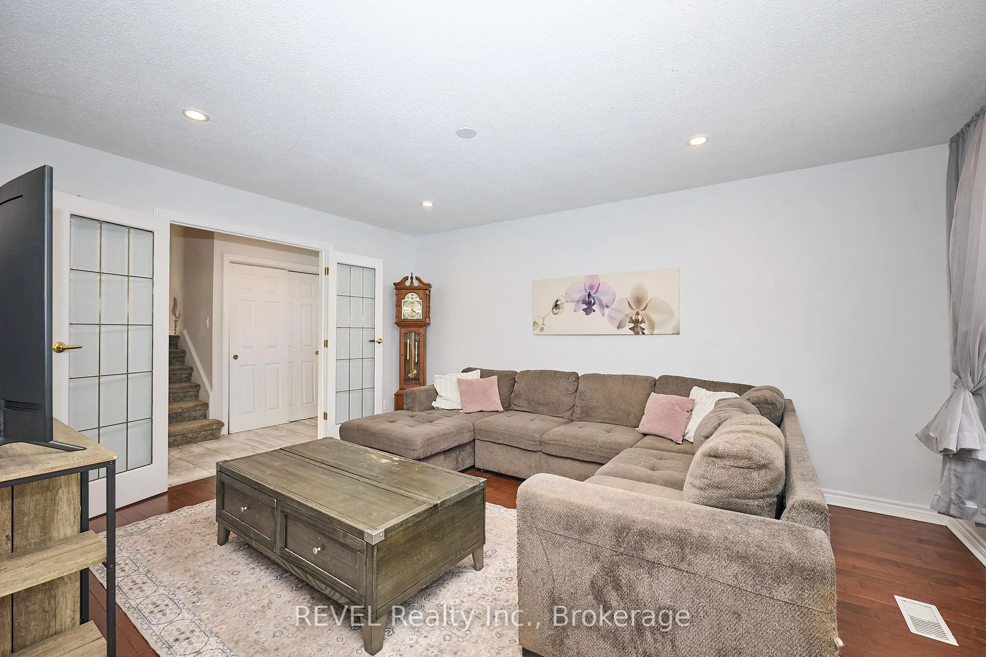 Photo 6 of 2989 Loyalist Avenue, Niagara Falls, Church's Lane — HOMEH