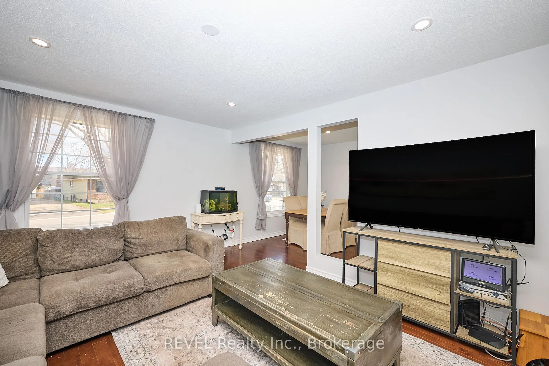 Photo 9 of 2989 Loyalist Avenue, Niagara Falls, Church's Lane — HOMEH