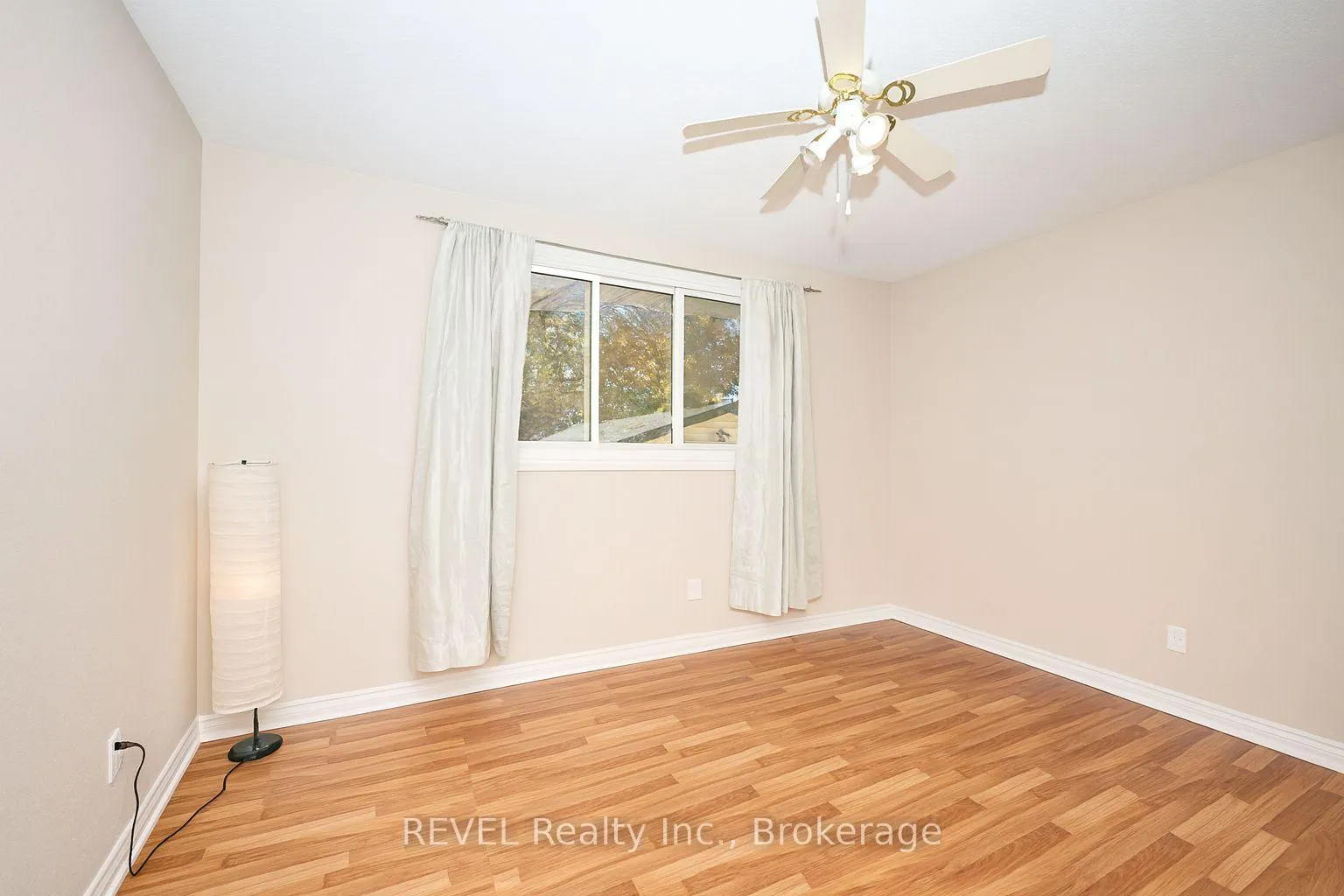 Photo 14 of 2989 Loyalist Avenue, Niagara Falls, Church's Lane — HOMEH