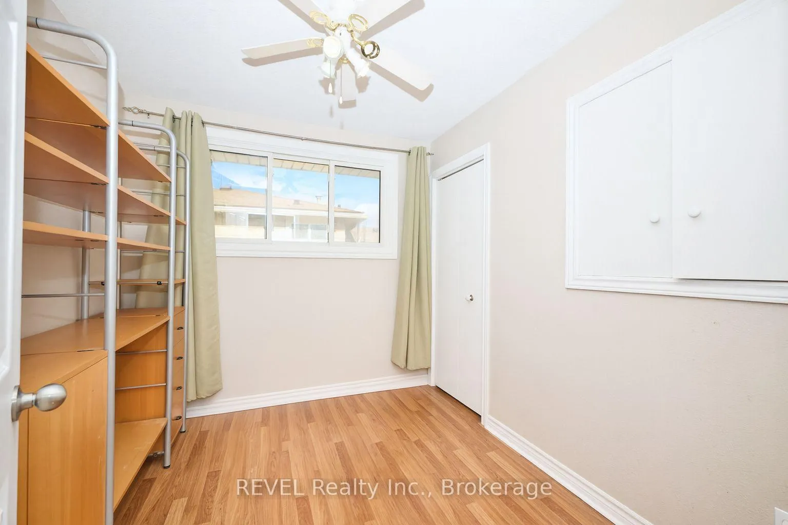 Photo 15 of 2989 Loyalist Avenue, Niagara Falls, Church's Lane — HOMEH