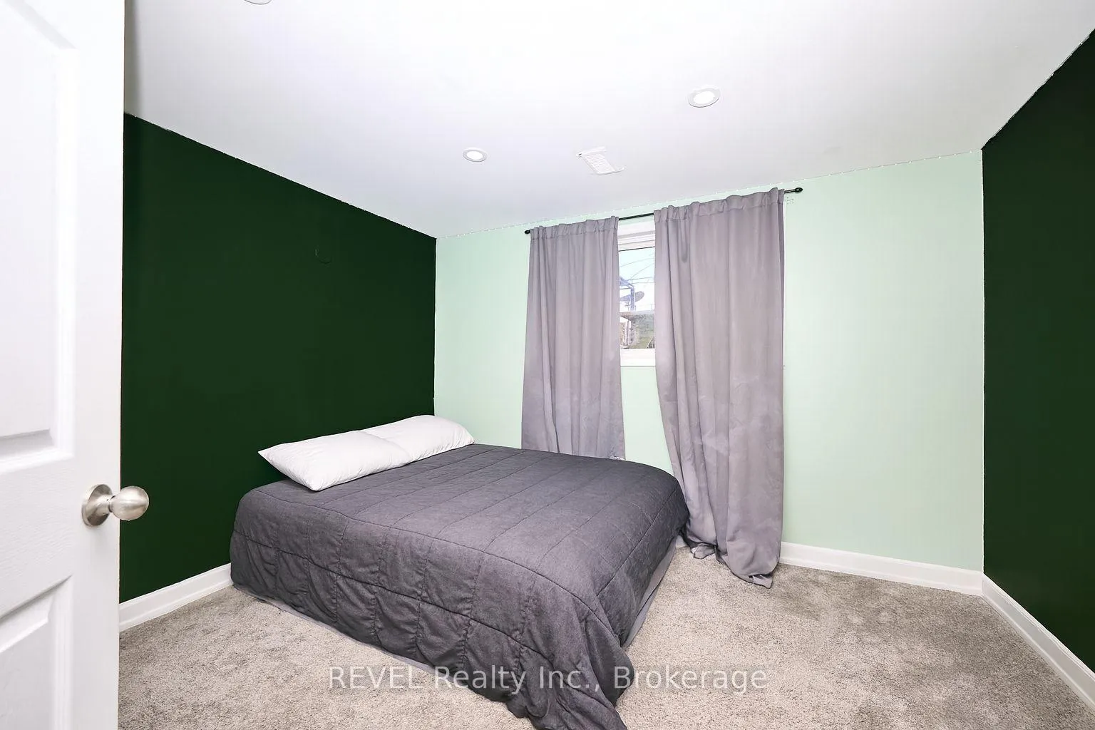 Photo 16 of 2989 Loyalist Avenue, Niagara Falls, Church's Lane — HOMEH