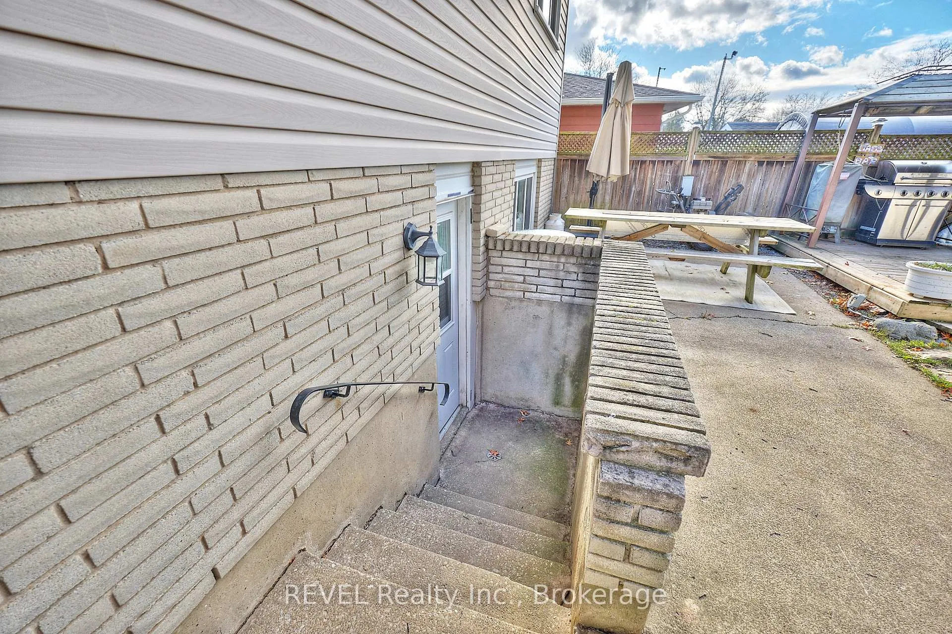 Photo 23 of 2989 Loyalist Avenue, Niagara Falls, Church's Lane — HOMEH