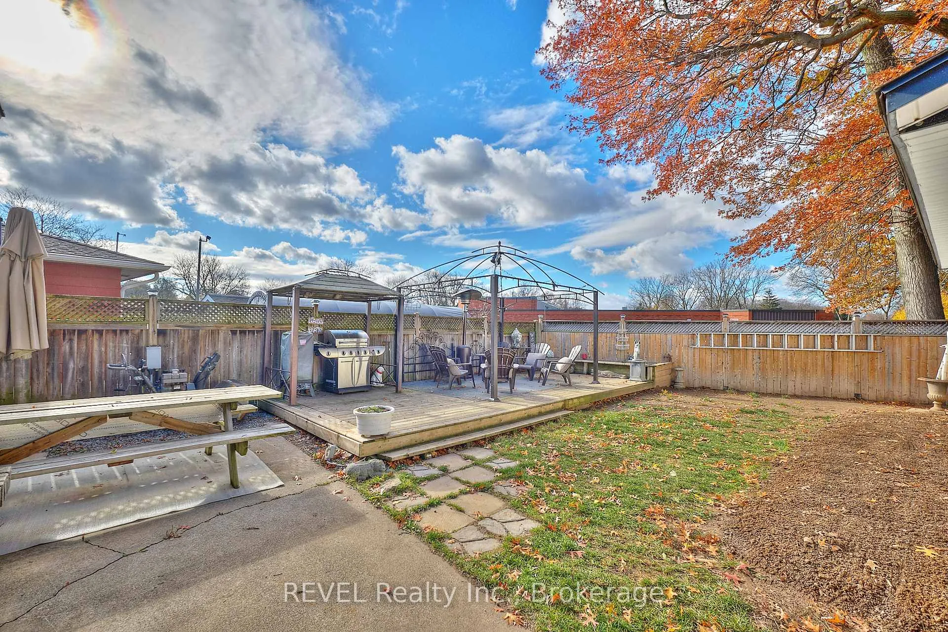 Photo 24 of 2989 Loyalist Avenue, Niagara Falls, Church's Lane — HOMEH