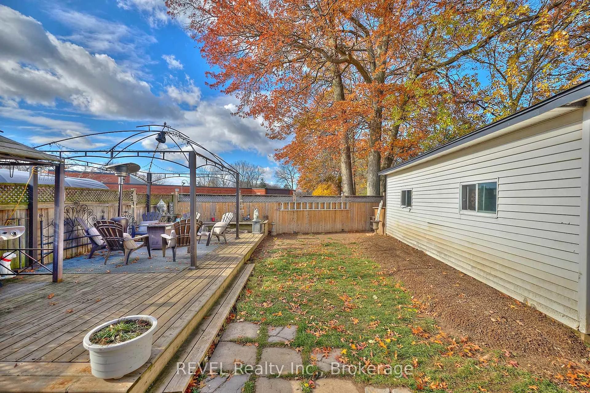 Photo 26 of 2989 Loyalist Avenue, Niagara Falls, Church's Lane — HOMEH
