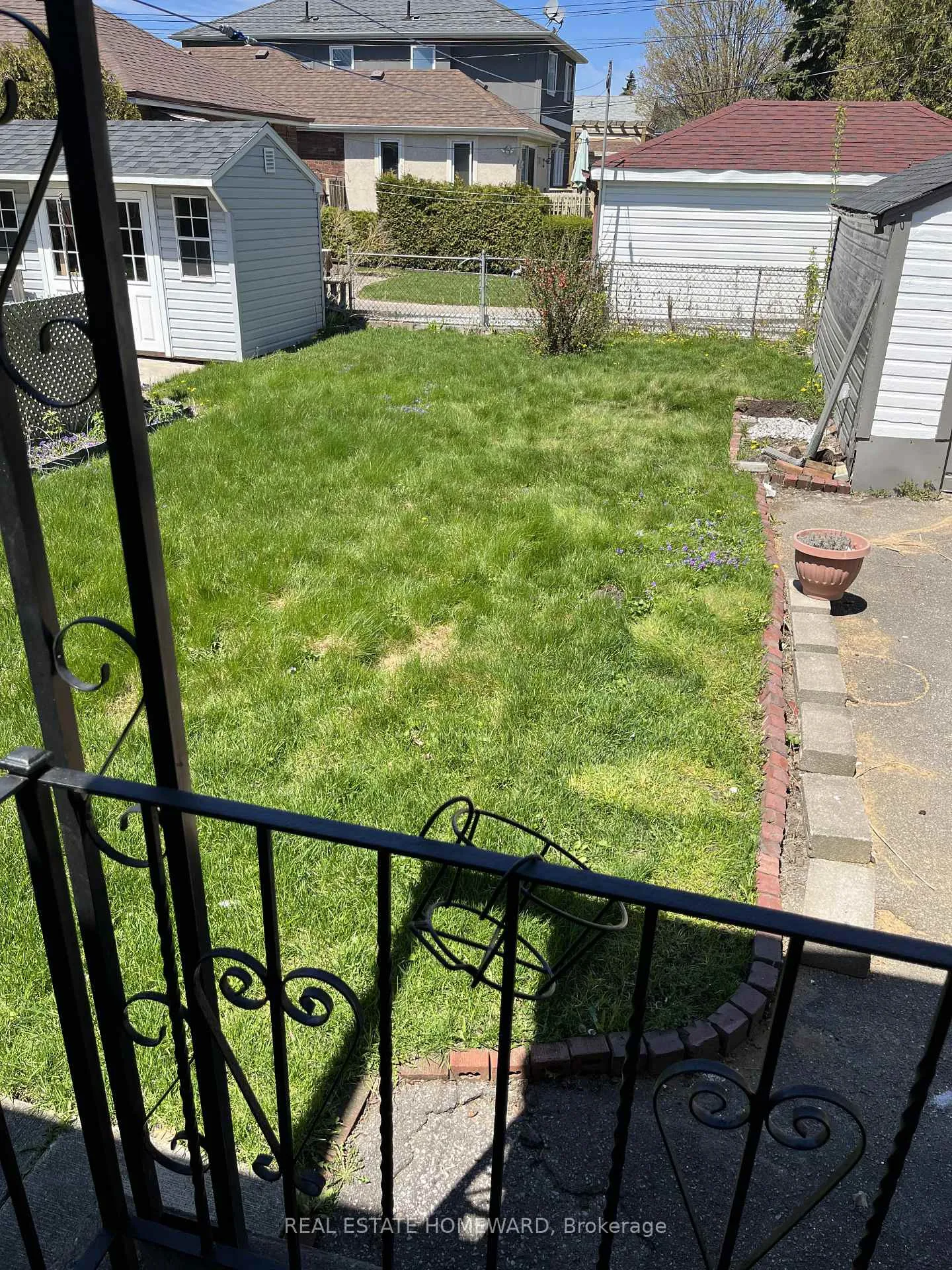 Photo 4 of 322 Cosburn Avenue, Toronto, East York — HOMEH
