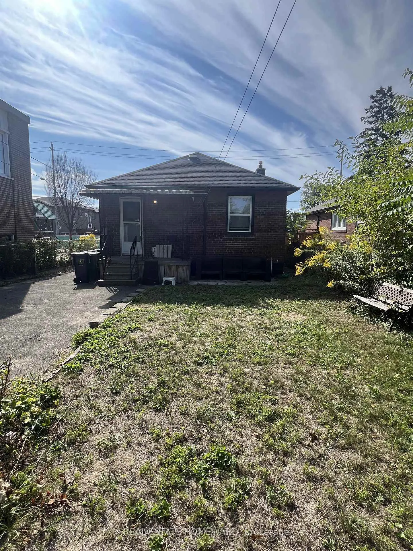 Photo 5 of 322 Cosburn Avenue, Toronto, East York — HOMEH