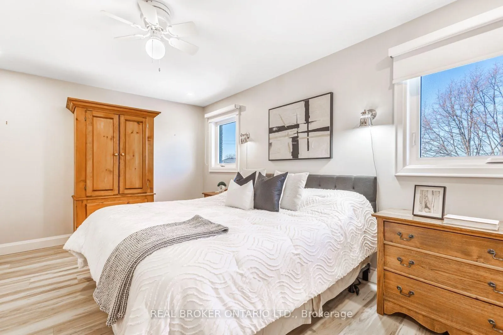 Photo 19 of 104 Seaton Place Drive, Hamilton, Stoney Creek — HOMEH
