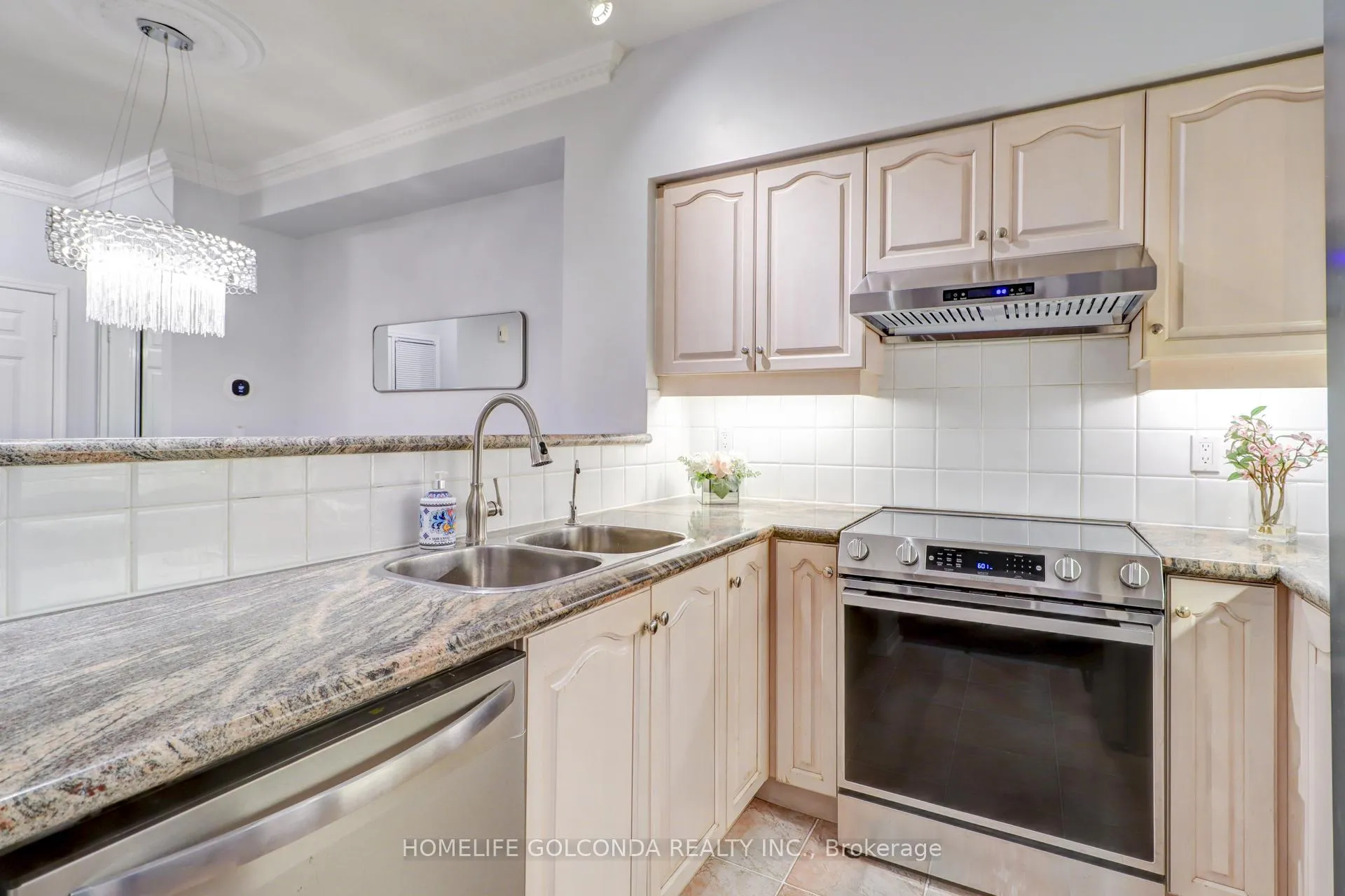 Photo 10 of Unit 3A, 4 Cox Boulevard, Markham, Unionville — HOMEH