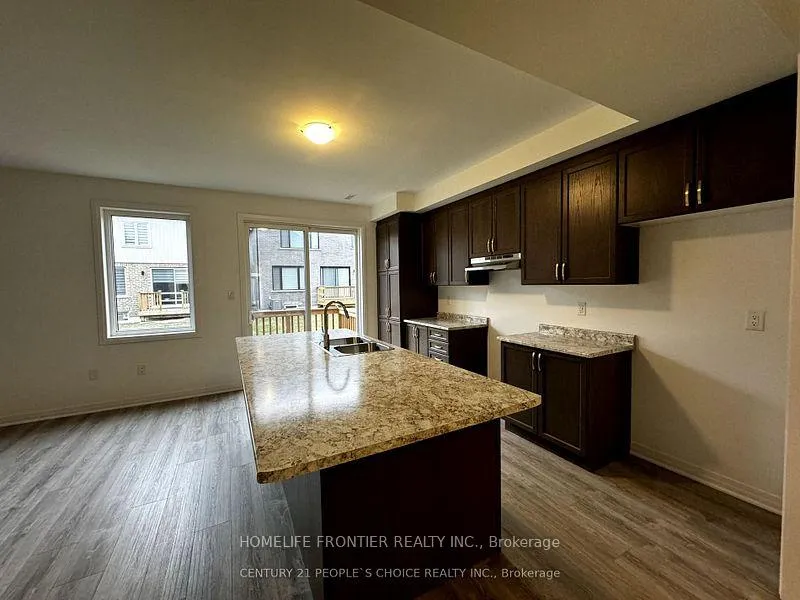 Photo 4 of Unit Upper, 33 Shepherd Drive, Barrie, Rural Barrie Southeast — HOMEH