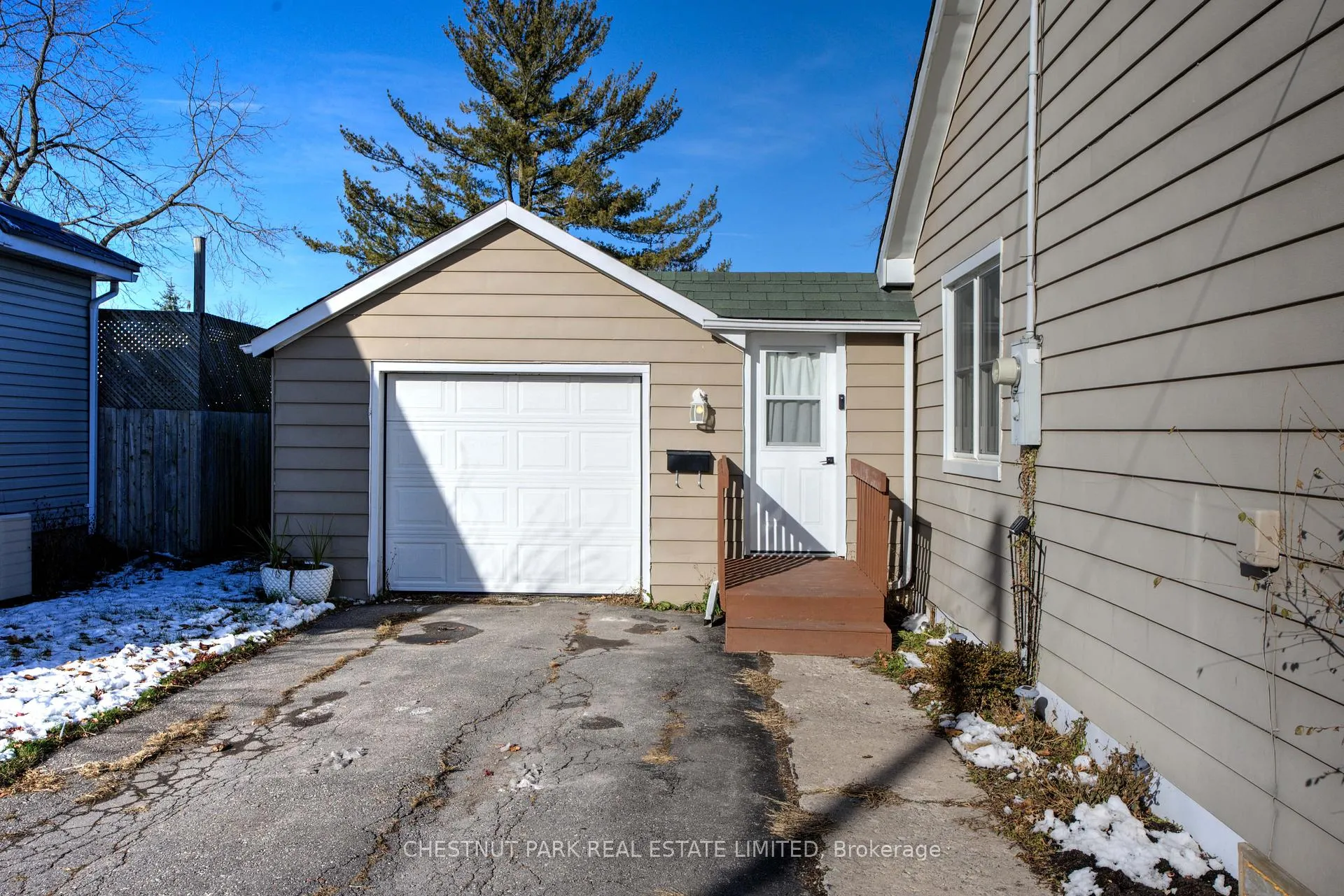 Photo 4 of 110 Karl Street, Belleville, Belleville Ward — HOMEH