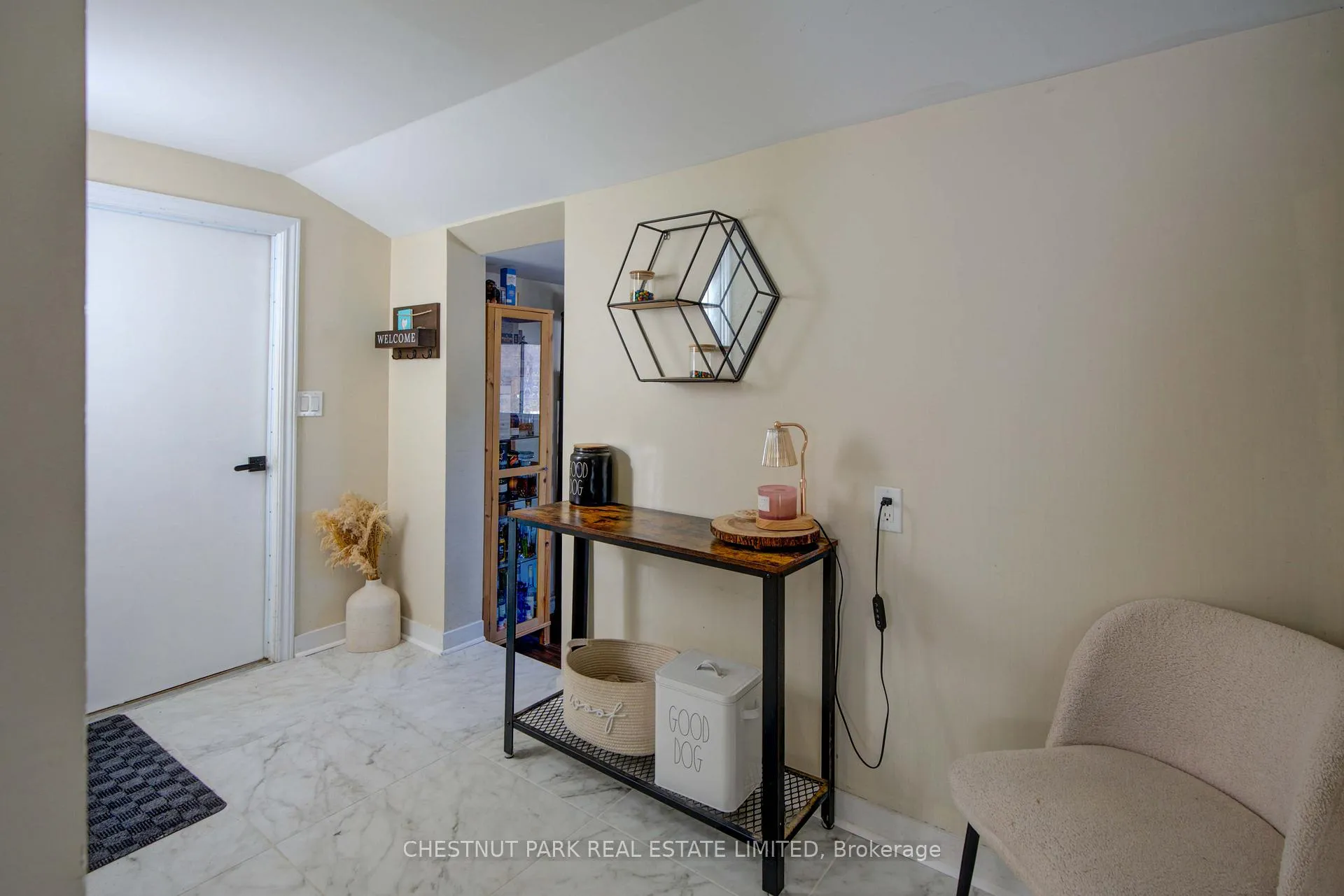 Photo 5 of 110 Karl Street, Belleville, Belleville Ward — HOMEH