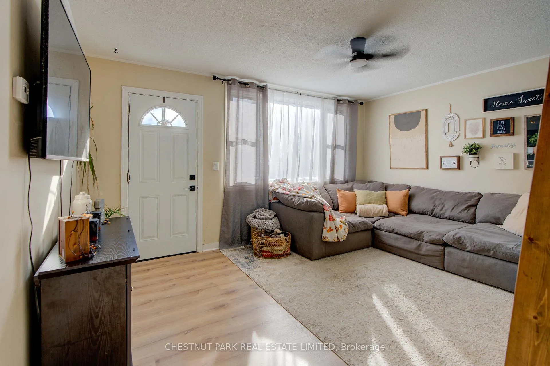 Photo 10 of 110 Karl Street, Belleville, Belleville Ward — HOMEH