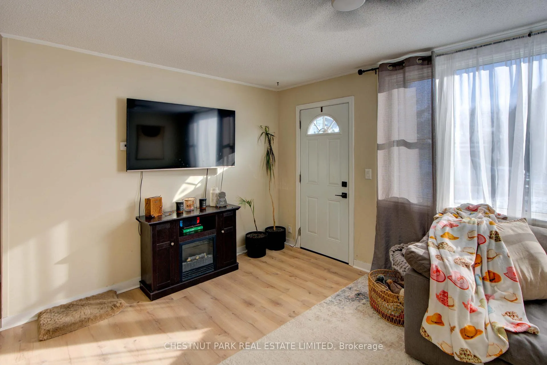 Photo 12 of 110 Karl Street, Belleville, Belleville Ward — HOMEH