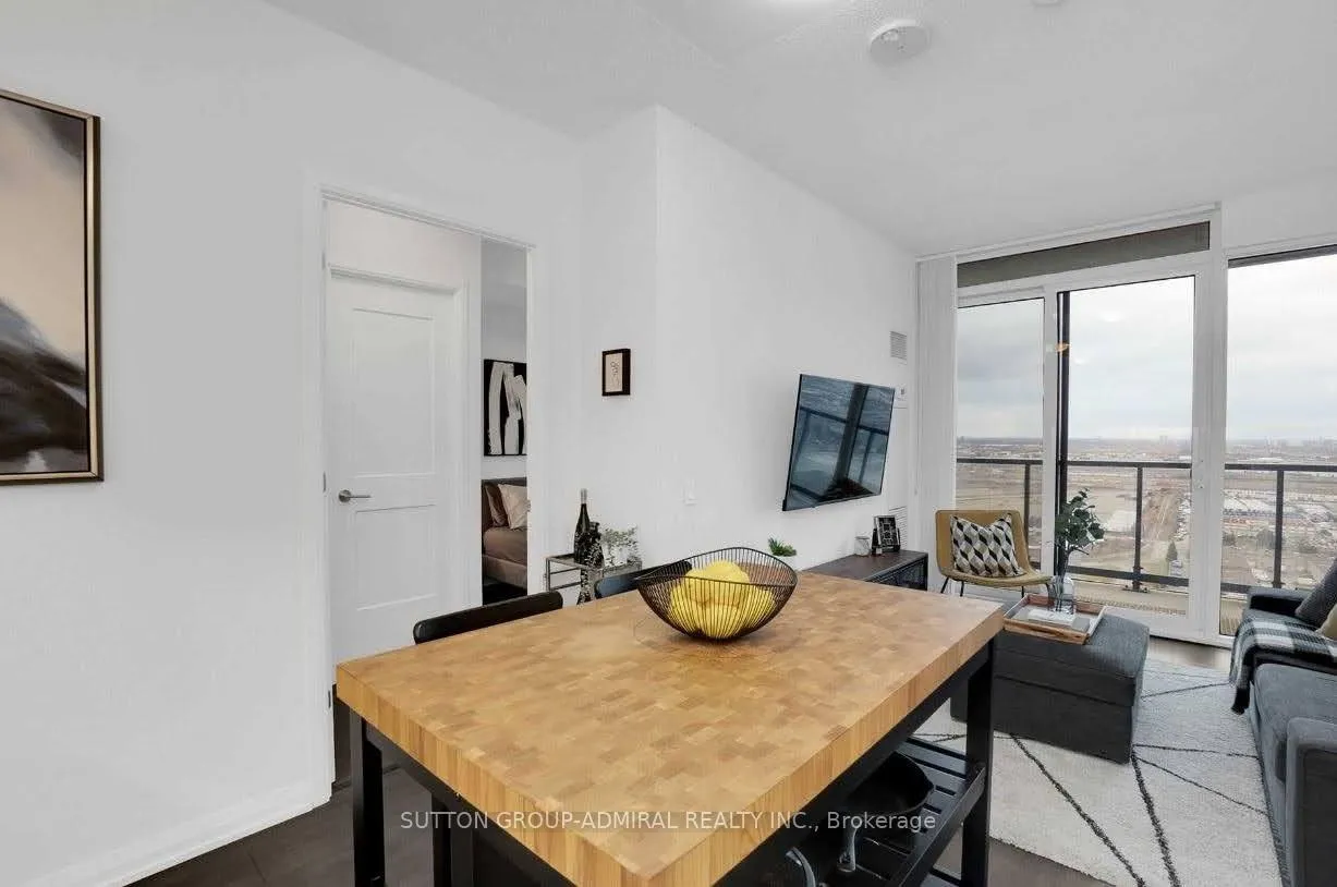 Photo 9 of Unit 2517, 7895 Jane Street, Vaughan, Concord — HOMEH