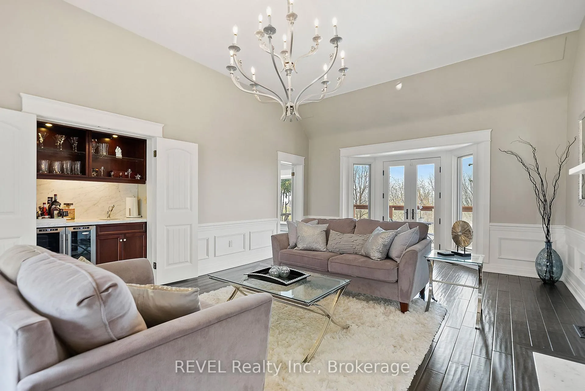Photo 10 of 35 Clearview Heights, St. Catharines, Burleigh Hill — HOMEH