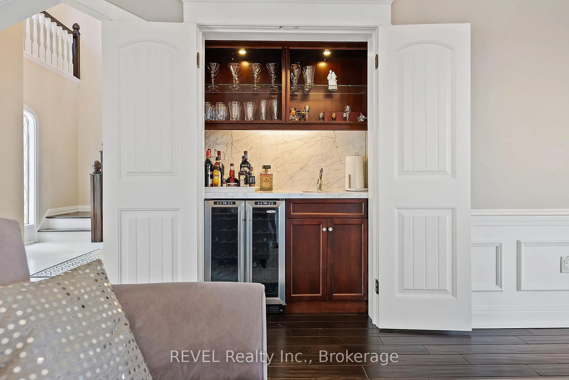 Photo 11 of 35 Clearview Heights, St. Catharines, Burleigh Hill — HOMEH