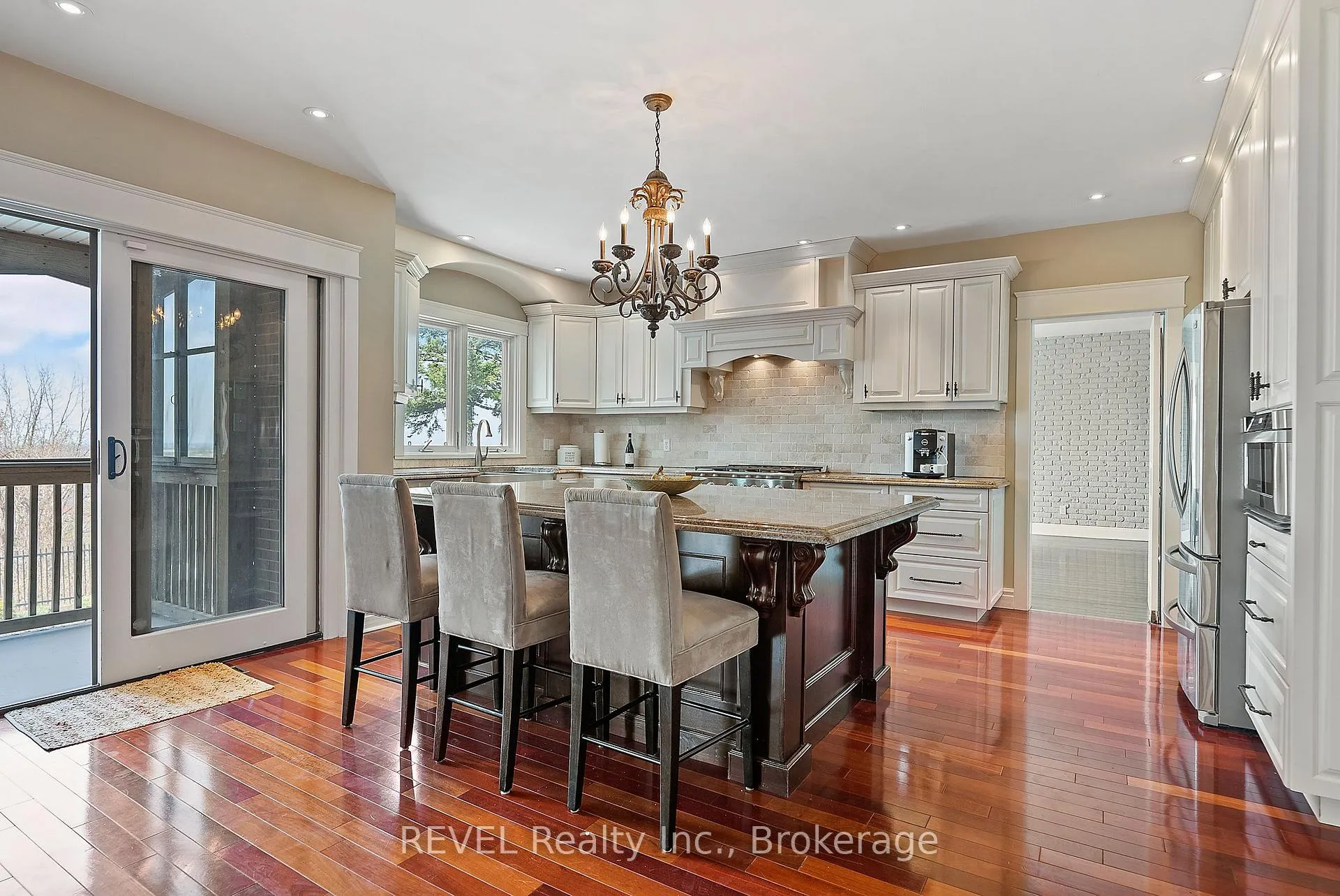 Photo 12 of 35 Clearview Heights, St. Catharines, Burleigh Hill — HOMEH