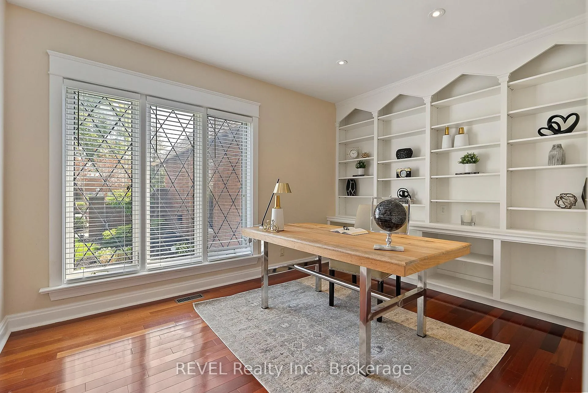 Photo 19 of 35 Clearview Heights, St. Catharines, Burleigh Hill — HOMEH