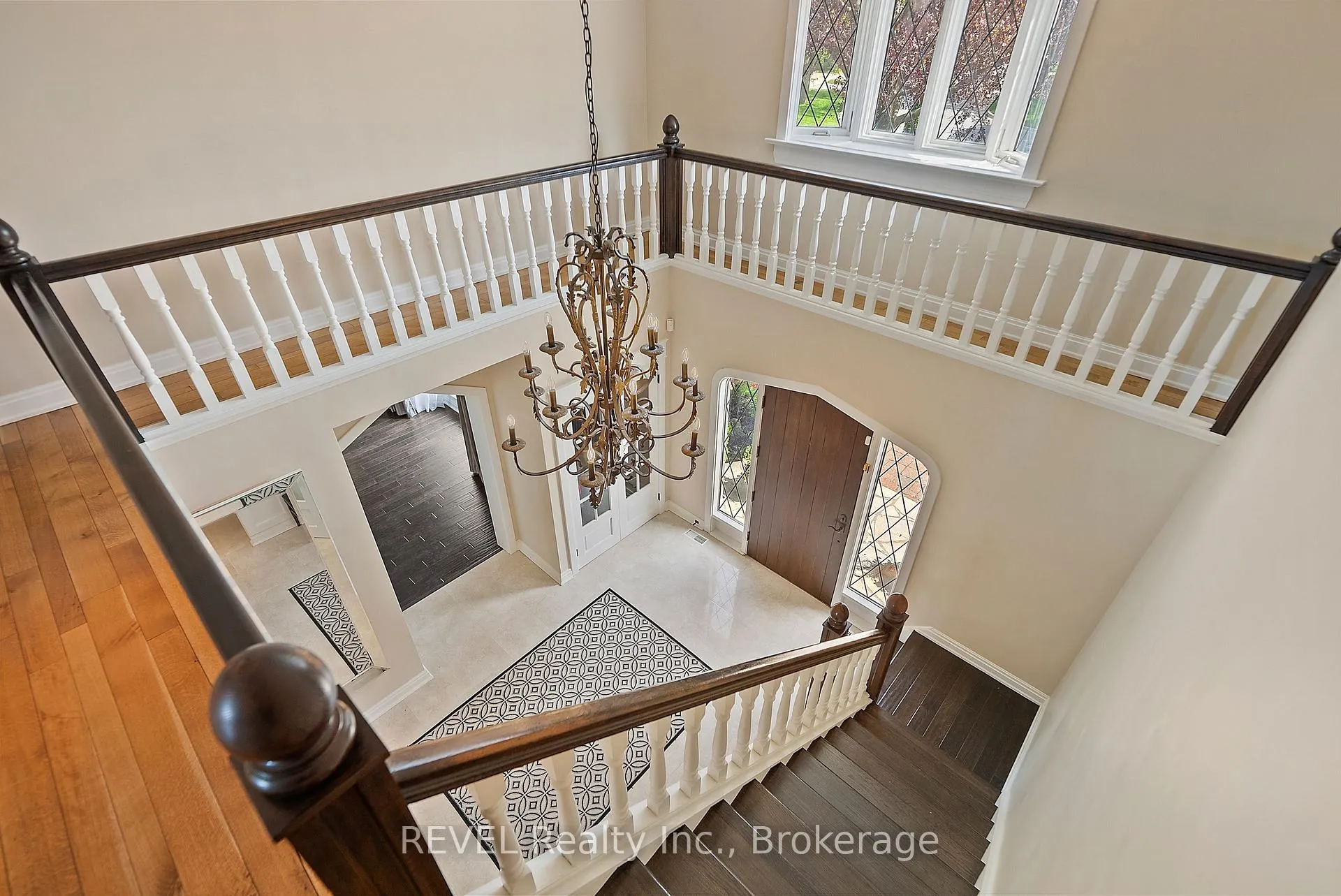 Photo 22 of 35 Clearview Heights, St. Catharines, Burleigh Hill — HOMEH