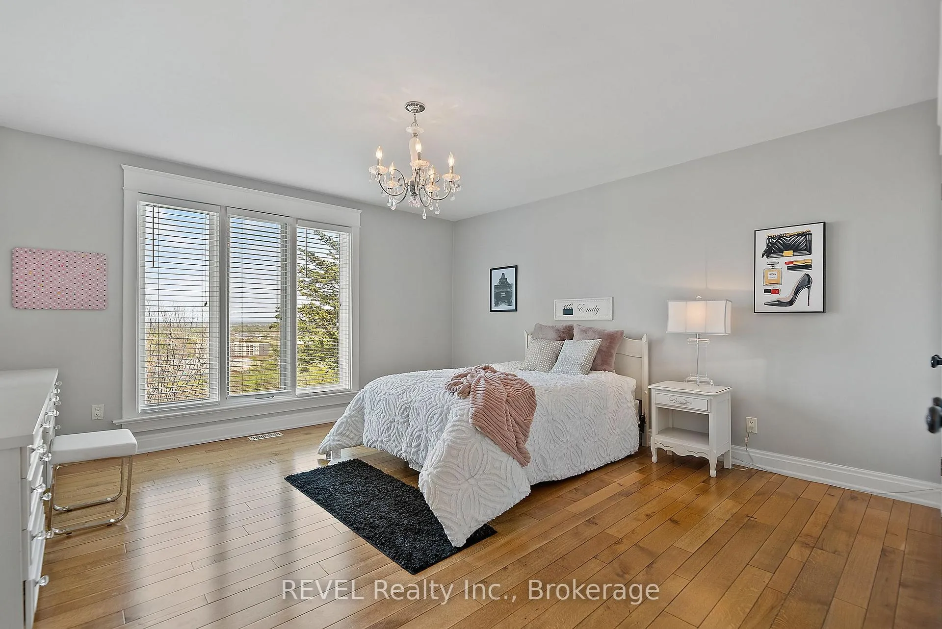 Photo 29 of 35 Clearview Heights, St. Catharines, Burleigh Hill — HOMEH