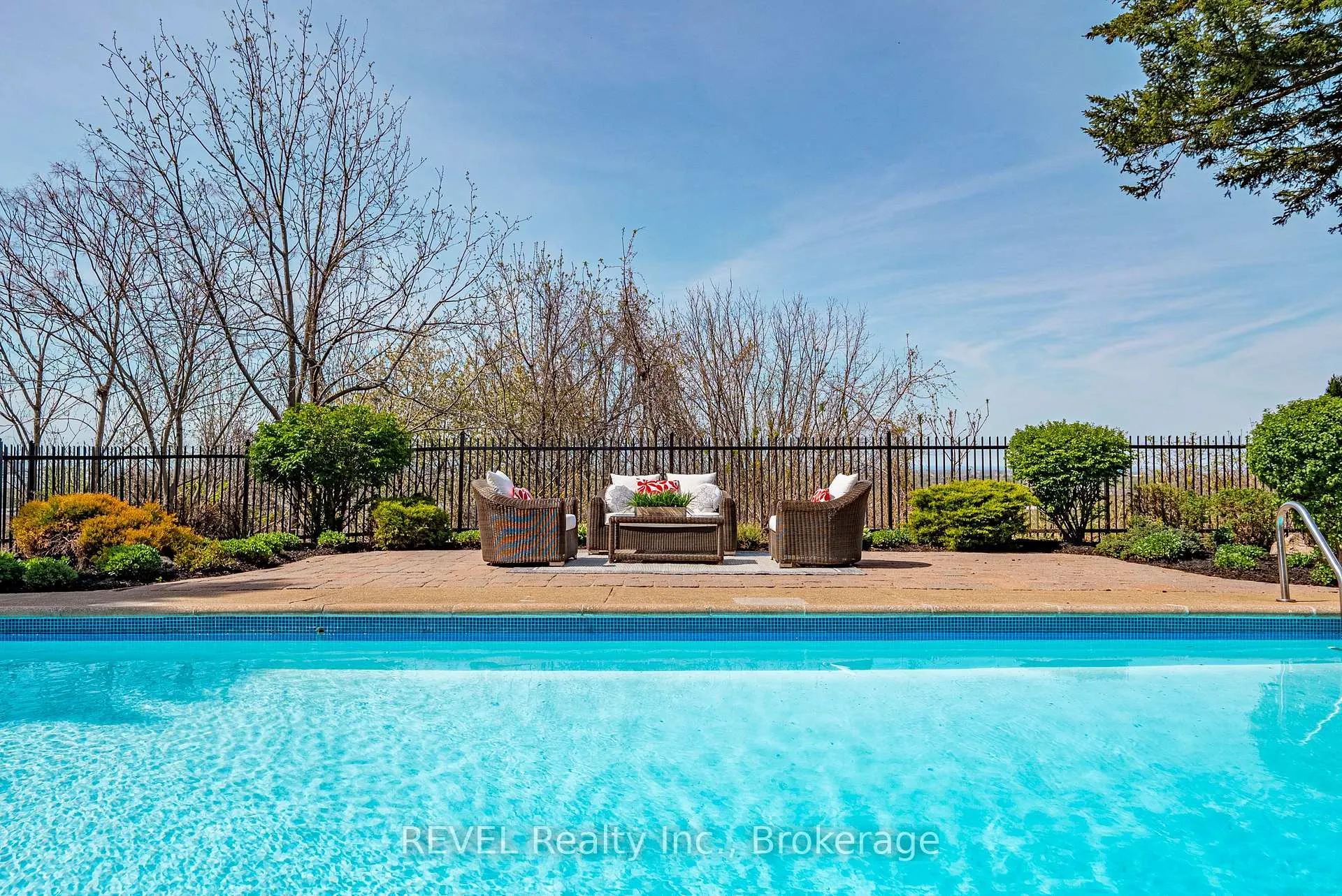 Photo 41 of 35 Clearview Heights, St. Catharines, Burleigh Hill — HOMEH