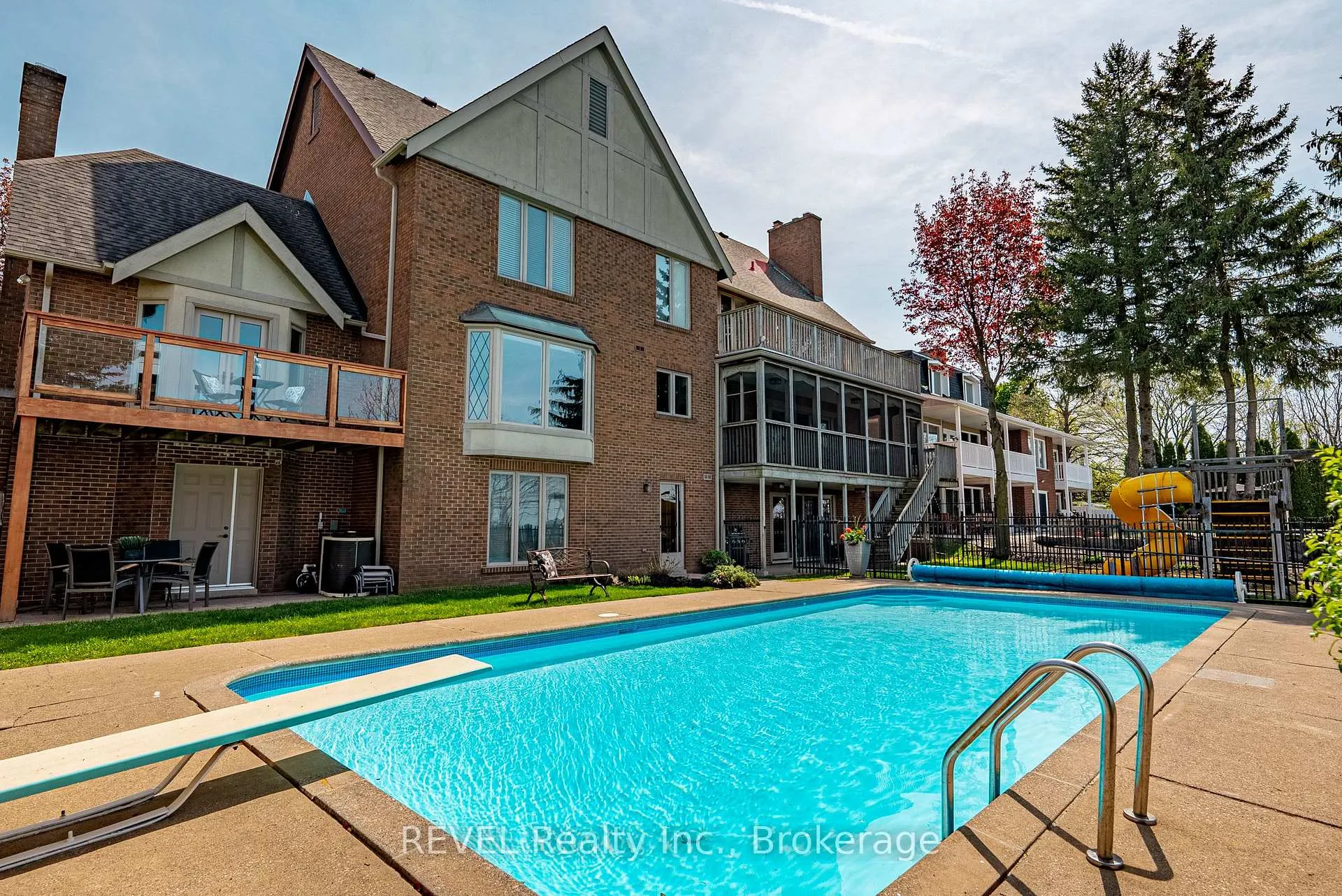 Photo 42 of 35 Clearview Heights, St. Catharines, Burleigh Hill — HOMEH