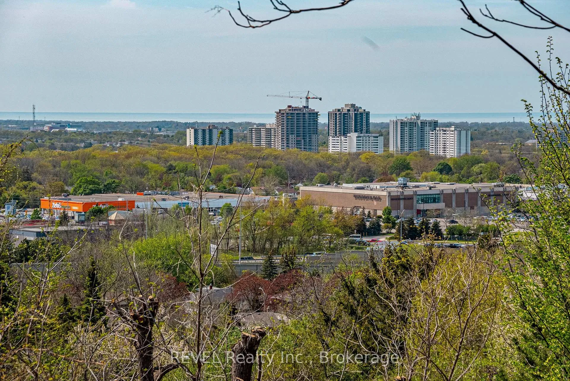 Photo 43 of 35 Clearview Heights, St. Catharines, Burleigh Hill — HOMEH