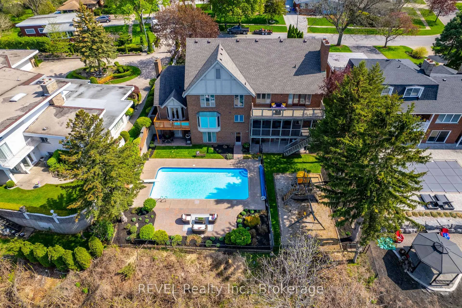 Photo 44 of 35 Clearview Heights, St. Catharines, Burleigh Hill — HOMEH
