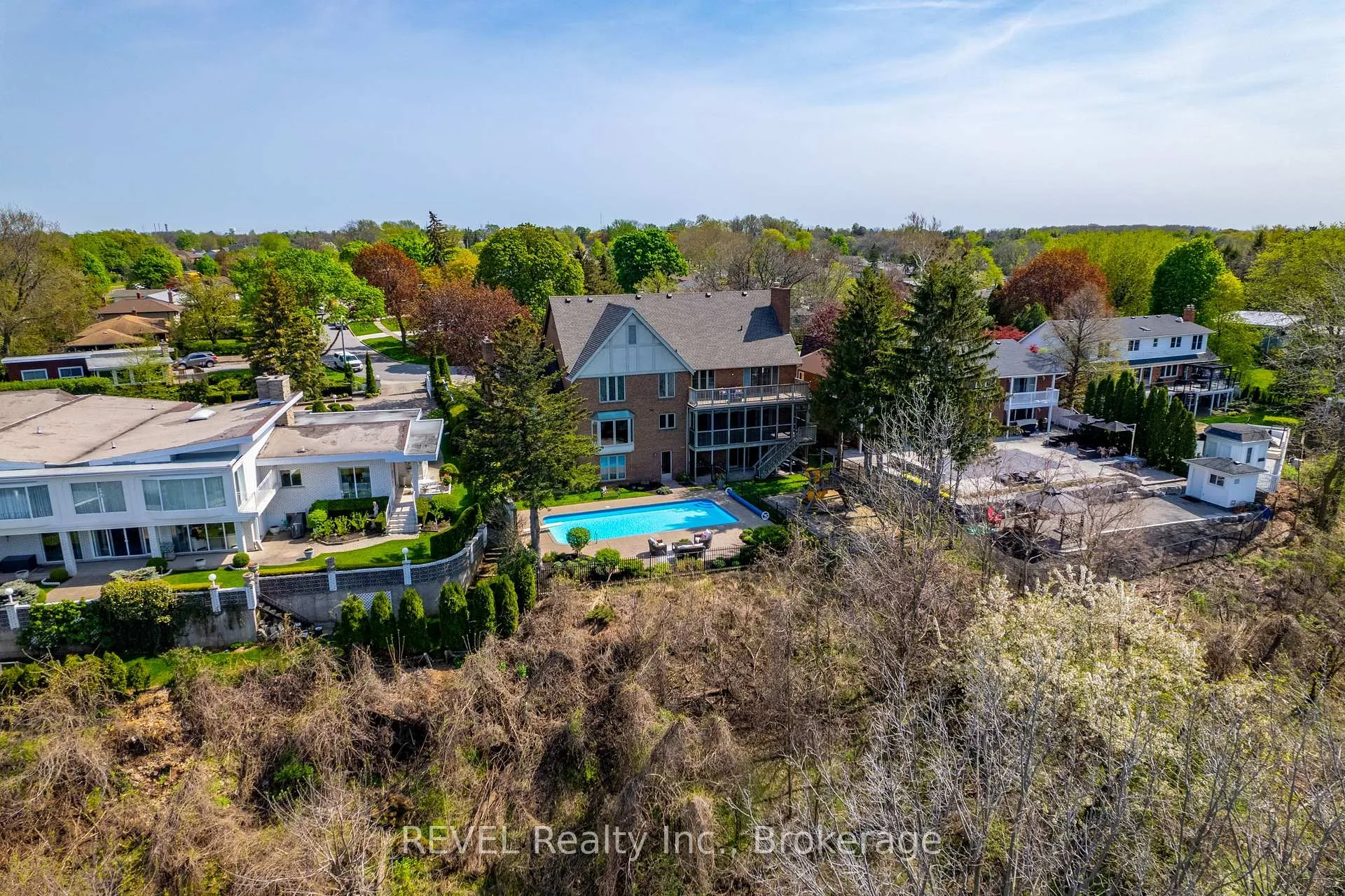 Photo 45 of 35 Clearview Heights, St. Catharines, Burleigh Hill — HOMEH