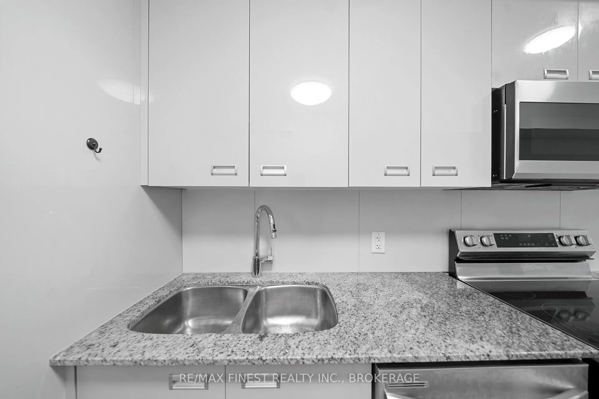 Photo 8 of Unit 441, 652 Princess Street, Kingston, Central City East — HOMEH