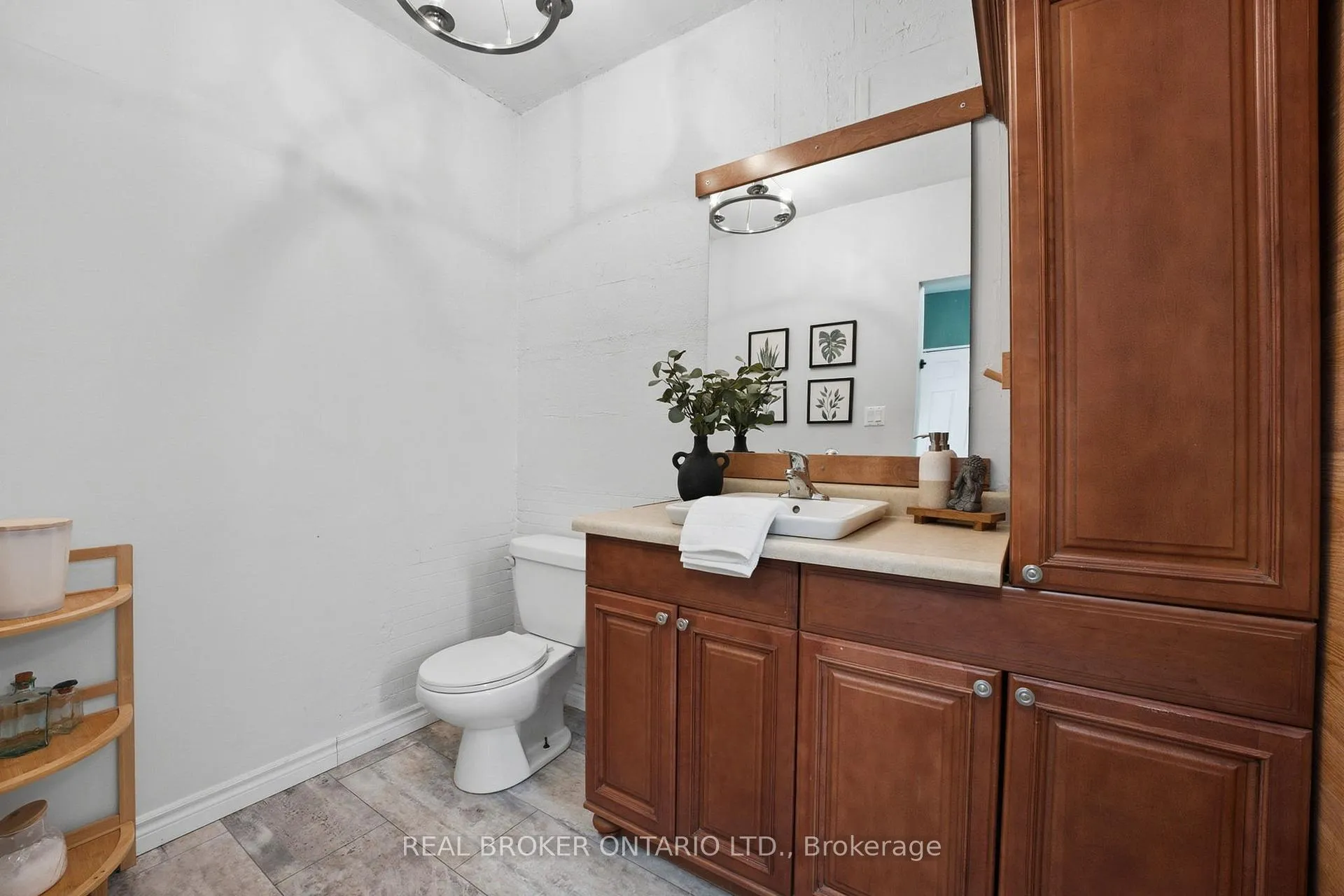 Photo 14 of 58 Queen Street N, Norfolk, Simcoe — HOMEH
