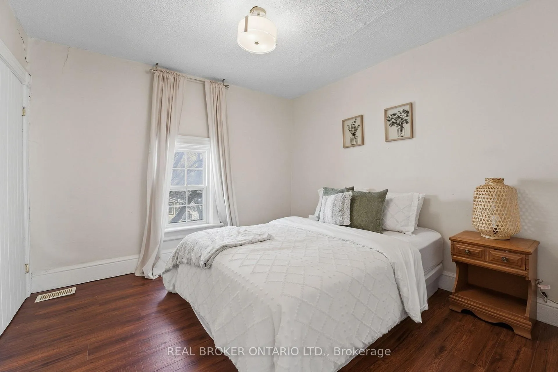 Photo 24 of 58 Queen Street N, Norfolk, Simcoe — HOMEH
