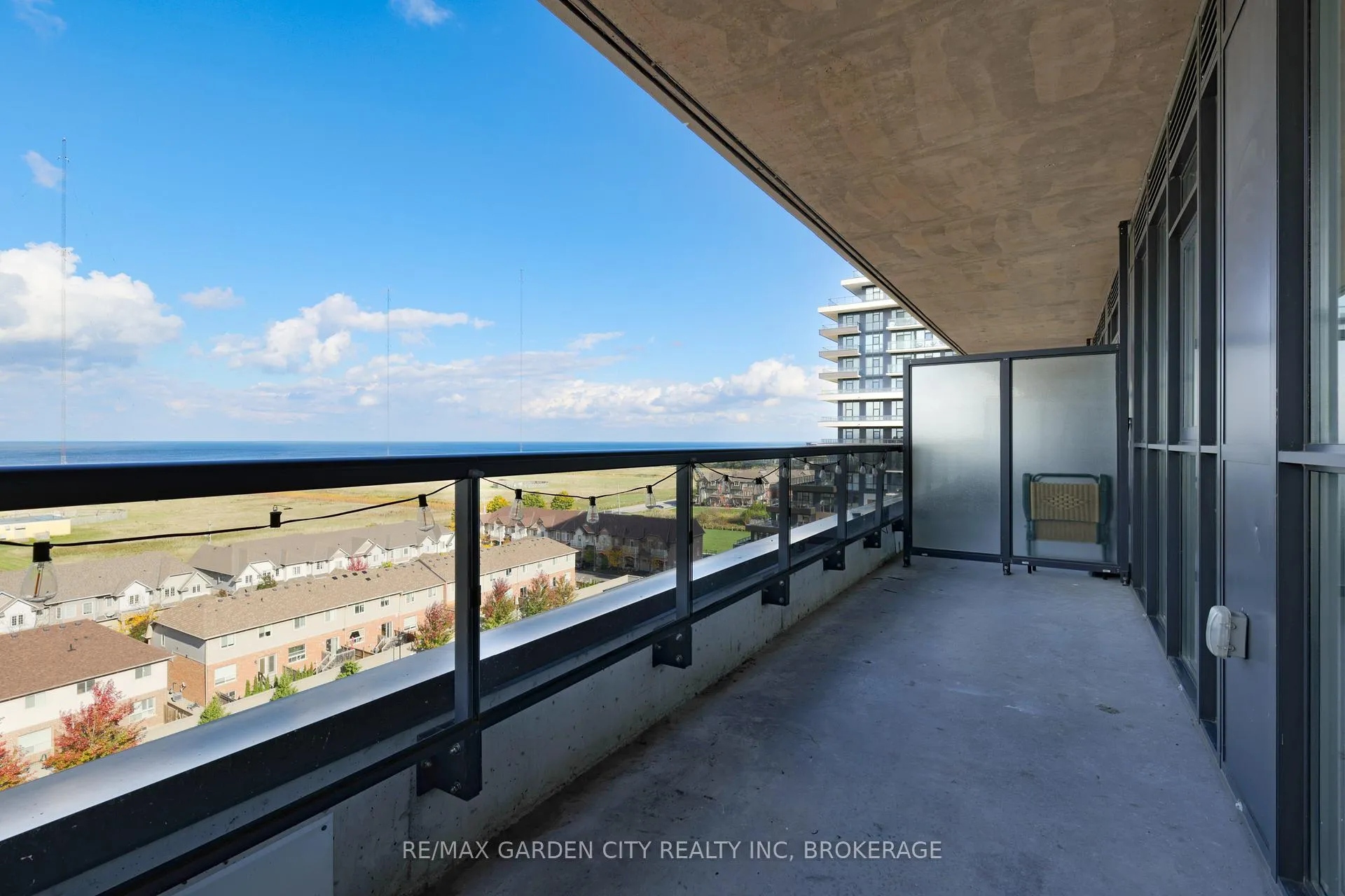Photo 5 of 560 North Service Road, Grimsby, Grimsby Beach — HOMEH