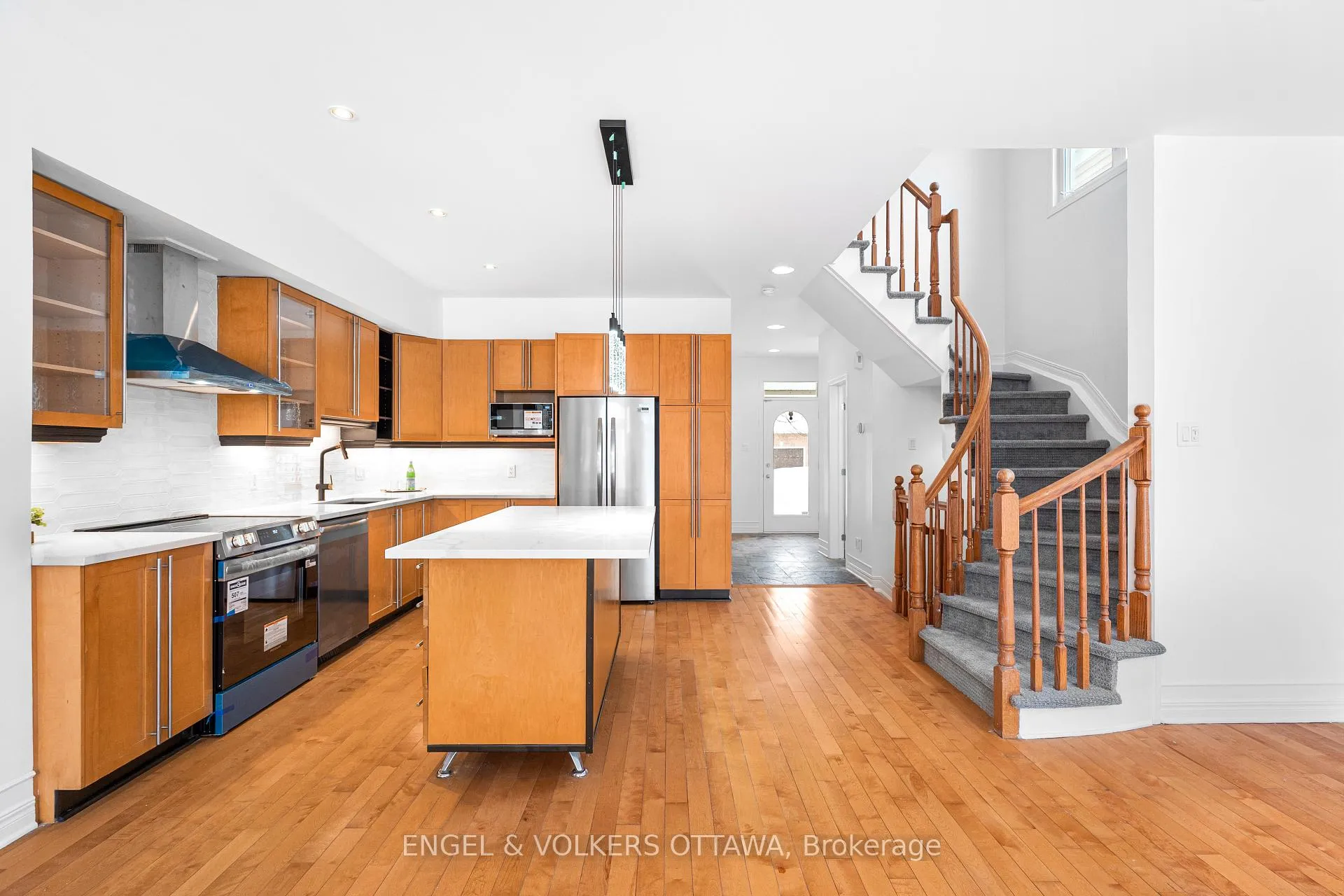 Photo 16 of 318 Parkin Circle, Ottawa, Blossom Park/Kemp Park/Findlay Creek — HOMEH