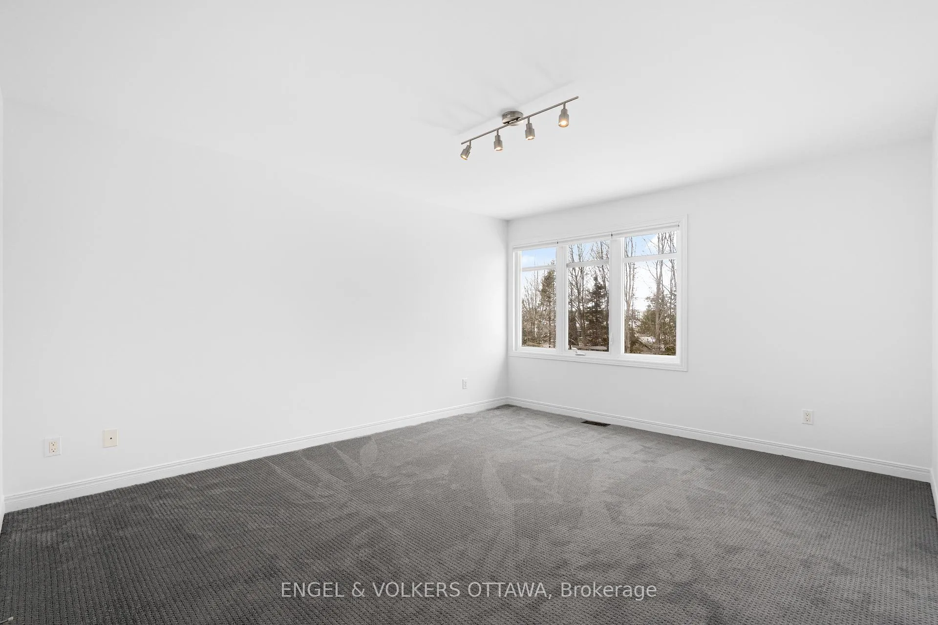 Photo 27 of 318 Parkin Circle, Ottawa, Blossom Park/Kemp Park/Findlay Creek — HOMEH