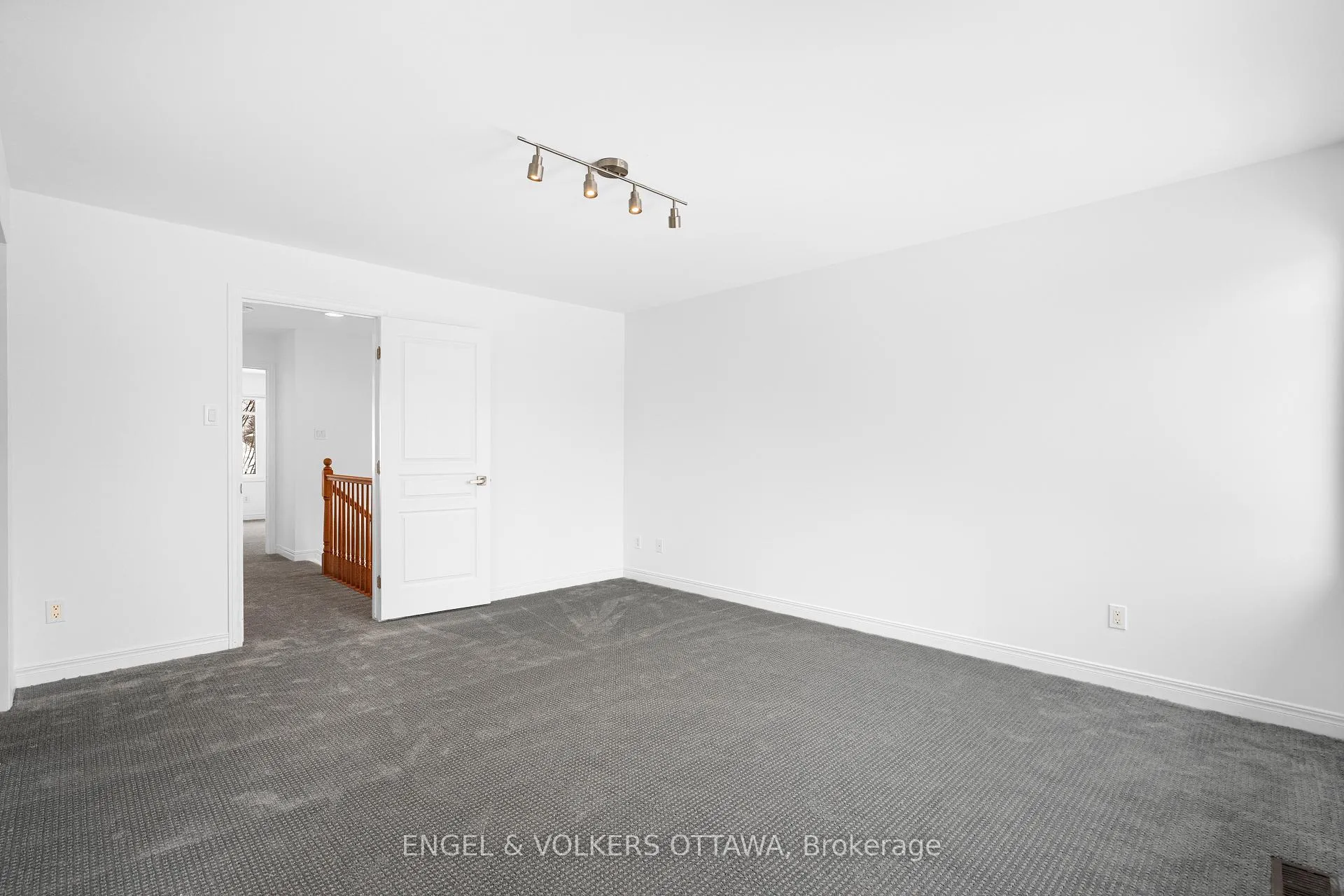 Photo 32 of 318 Parkin Circle, Ottawa, Blossom Park/Kemp Park/Findlay Creek — HOMEH