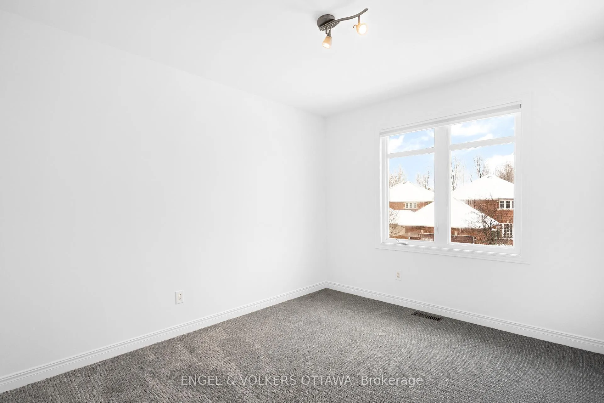 Photo 36 of 318 Parkin Circle, Ottawa, Blossom Park/Kemp Park/Findlay Creek — HOMEH