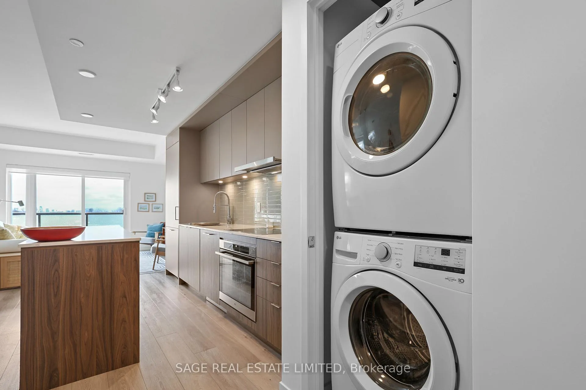 Photo 5 of Unit 505, 863 St Clair Avenue W, Toronto, Wychwood — HOMEH