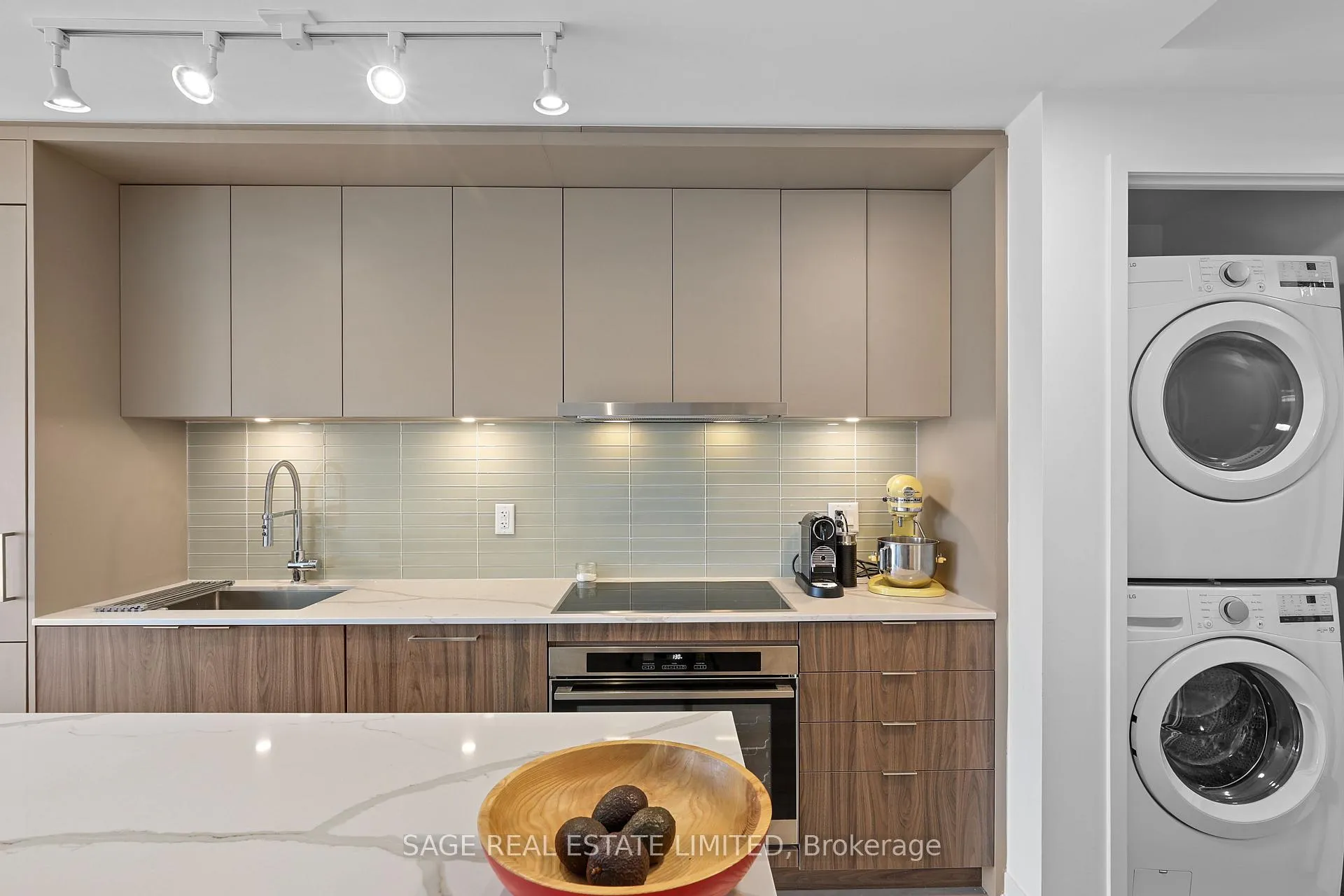 Photo 6 of Unit 505, 863 St Clair Avenue W, Toronto, Wychwood — HOMEH