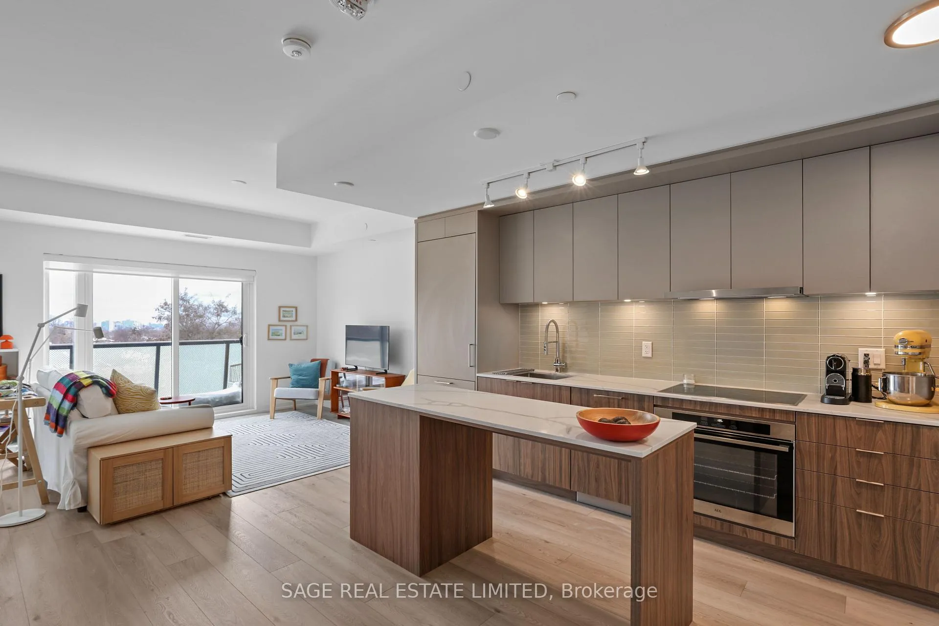 Photo 9 of Unit 505, 863 St Clair Avenue W, Toronto, Wychwood — HOMEH