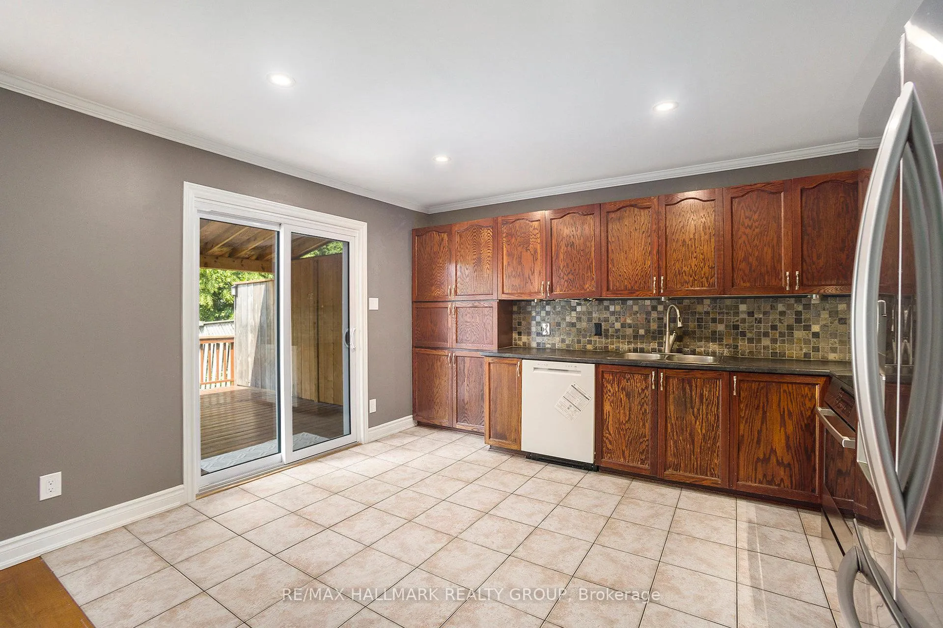Photo 11 of 314 Stoneway Drive, Ottawa, Barrhaven East — HOMEH