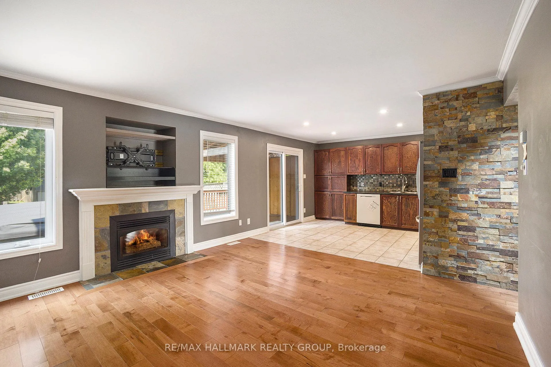 Photo 13 of 314 Stoneway Drive, Ottawa, Barrhaven East — HOMEH