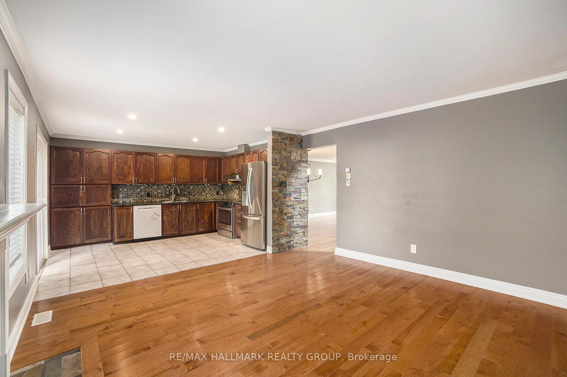 Photo 14 of 314 Stoneway Drive, Ottawa, Barrhaven East — HOMEH
