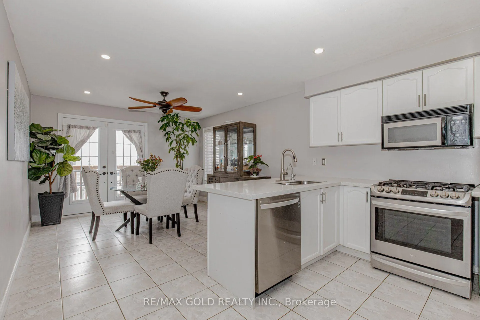Photo 11 of 32 Aspenwood Trail, Caledon, Rural Caledon — HOMEH