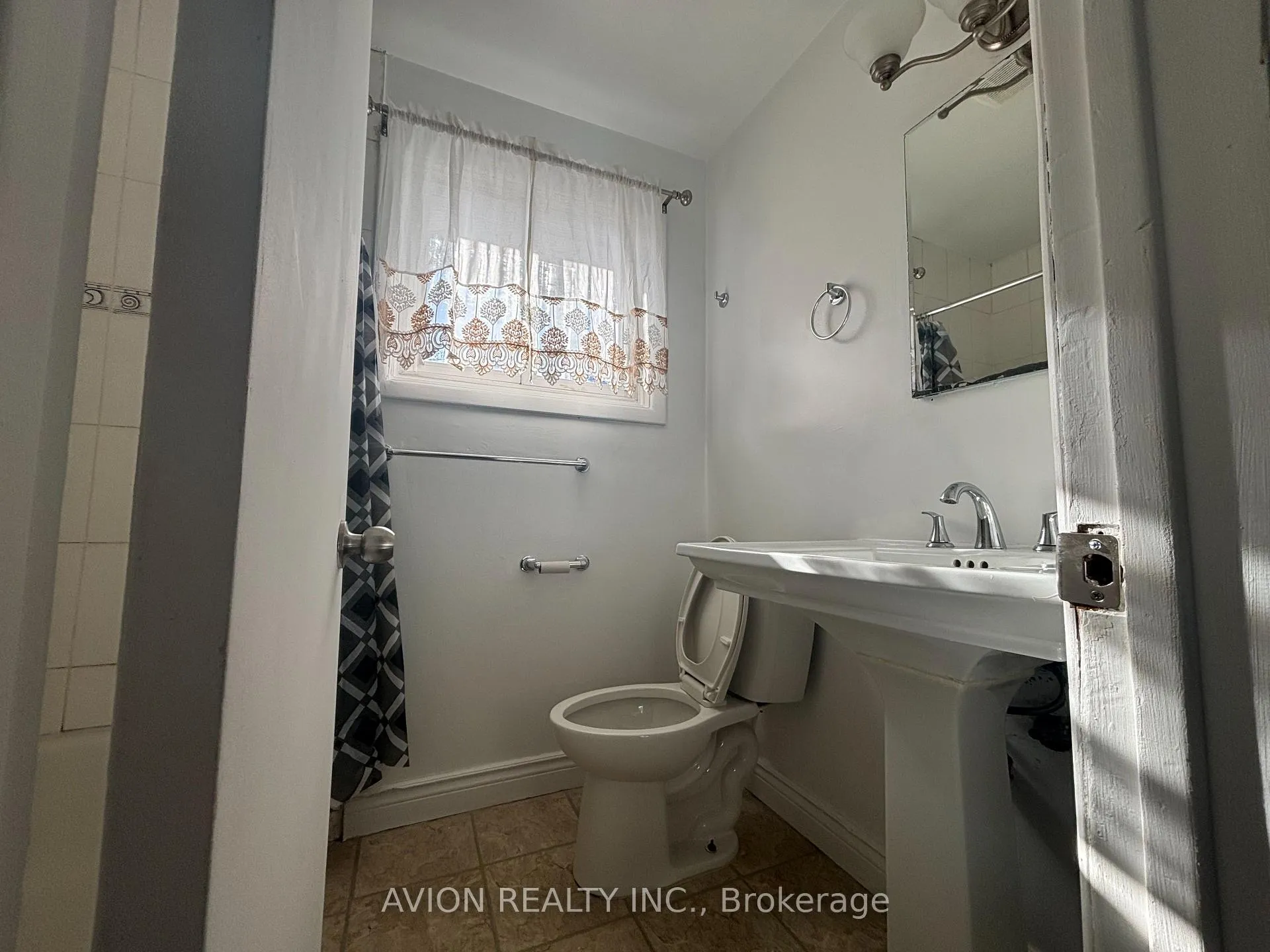 Photo 14 of 119 Birkdale Road, Scarborough, Bendale — HOMEH