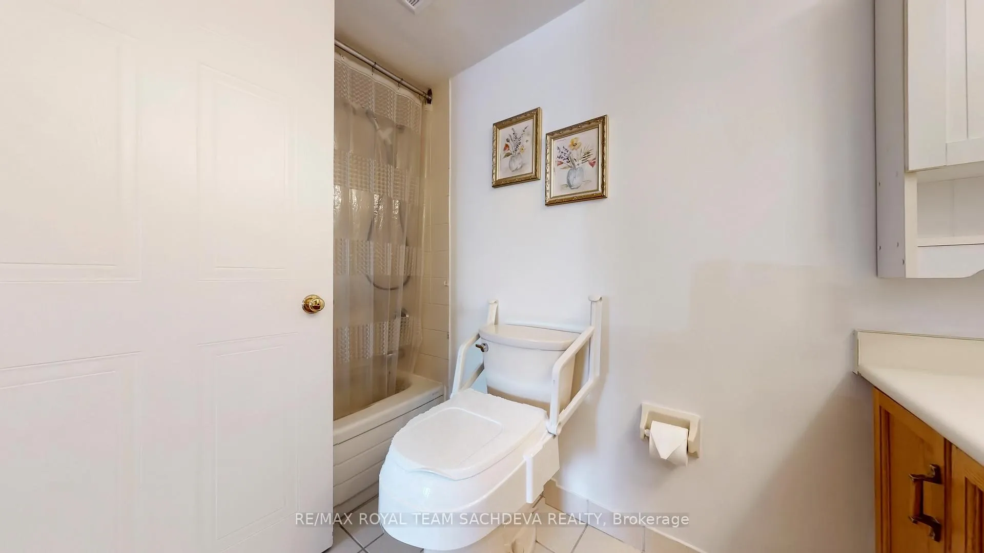 Photo 16 of Unit 211, 1890 Valley Farm Road, Pickering, Town Centre — HOMEH