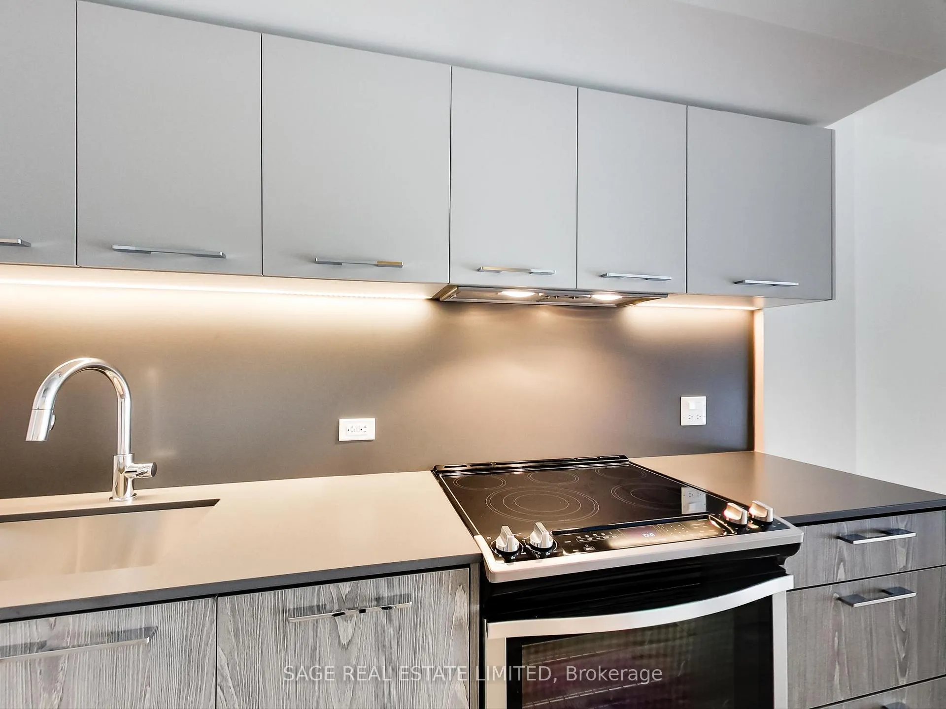 Photo 5 of Unit 408, 15 Baseball Place, Toronto, South Riverdale — HOMEH